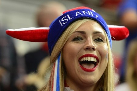 Supportrice-Euro-2016-Islande.jpg